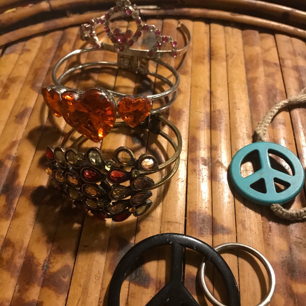 Bracelets - Picture 2 of 3